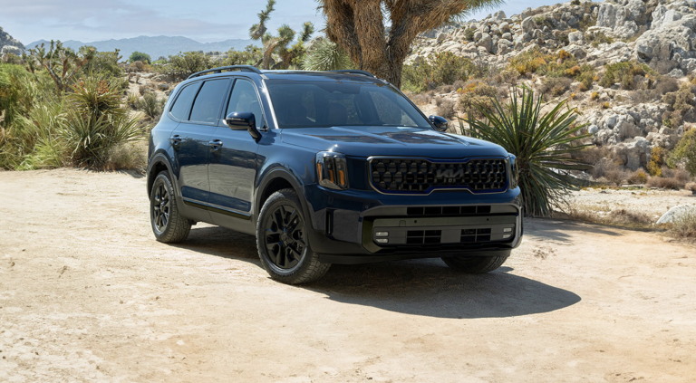 kia Telluride in desert